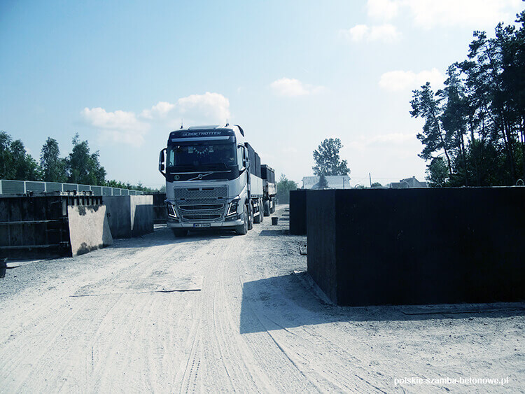 Transport szamb betonowych  w Szydłowcu